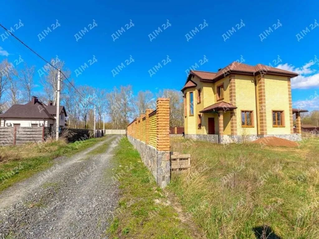 Будинок у райському місті біля річки 8