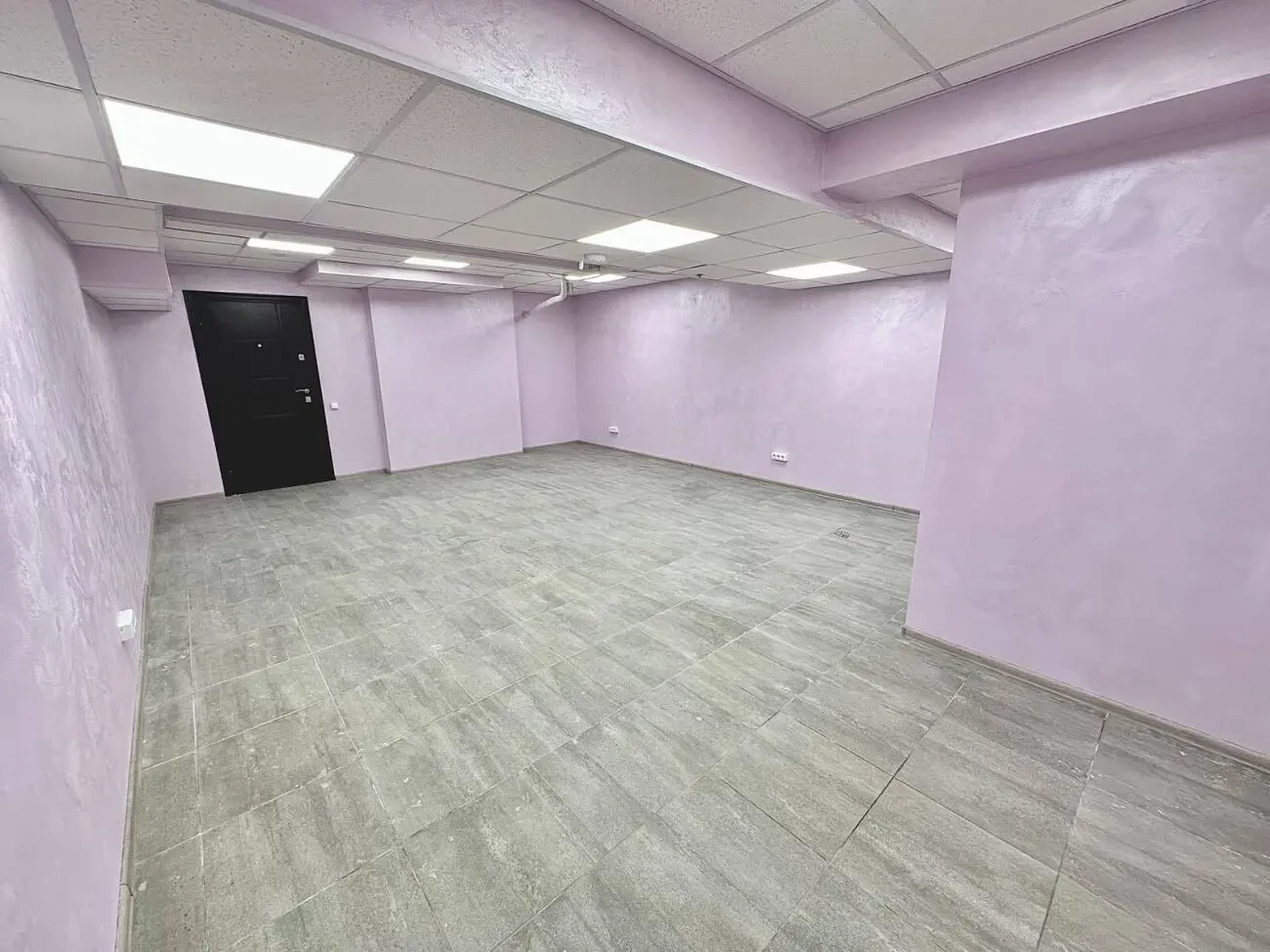 Офіс кабінет 36м2 приміщення магазин салон Саперно-Слобідська 8 2