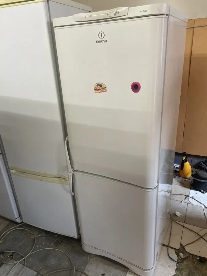 Холодильник Індезіт