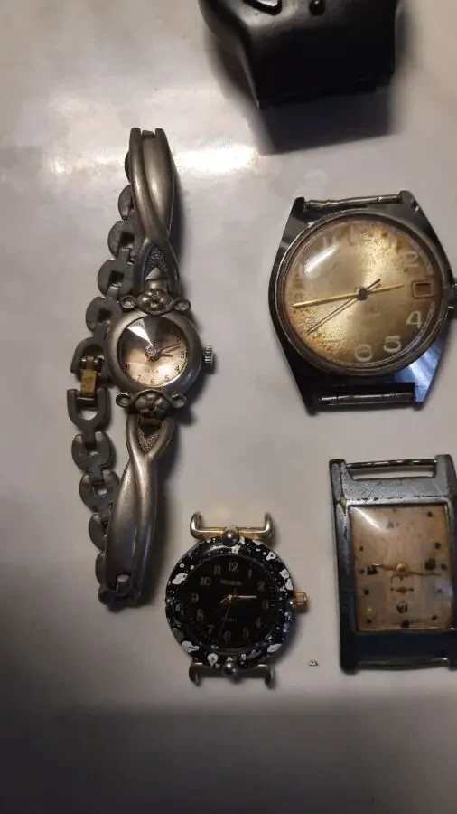 ЧАСЫ механические на запчасти. 4