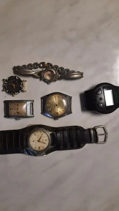 ЧАСЫ механические на запчасти. 5