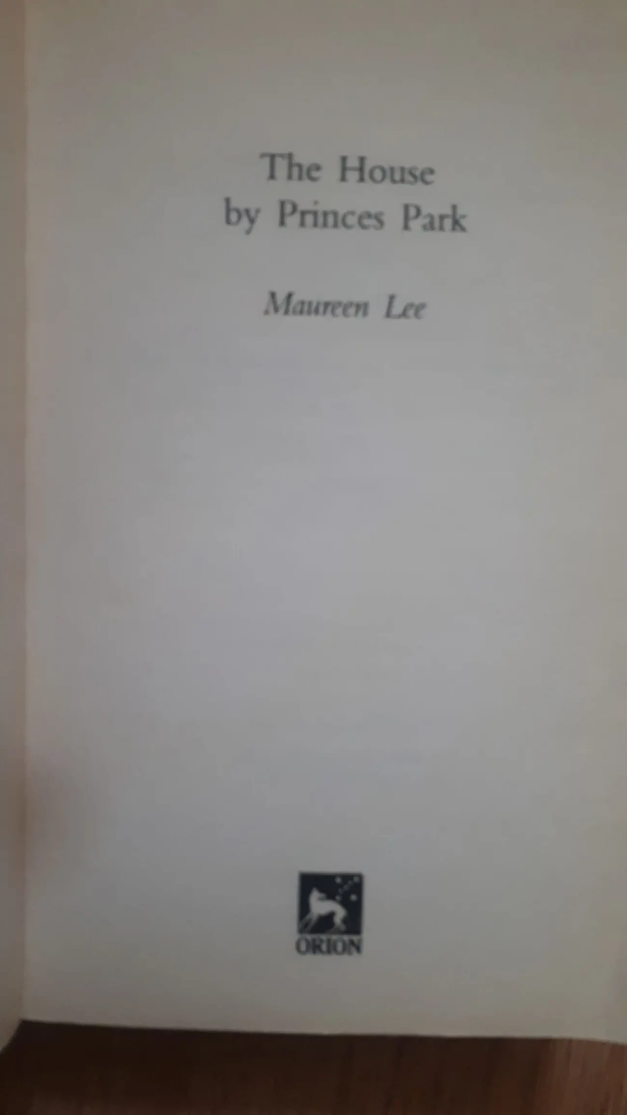House by Princess Park The Maureen Lee English книга на Английском 4