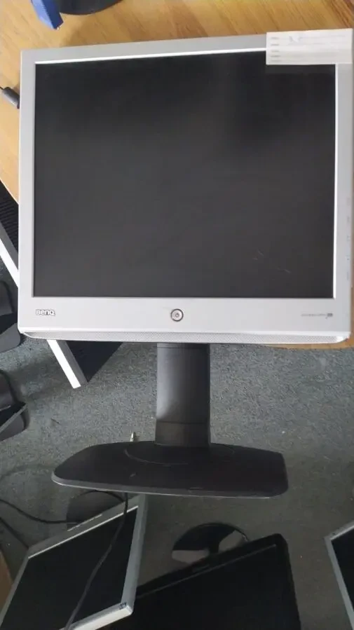 Монитор  BenQ ET-0010-B, E700T 2