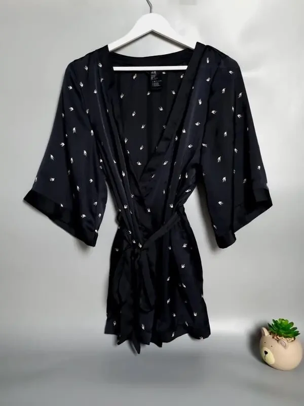 Чорний атласний міні халат короткий жіночий домашній