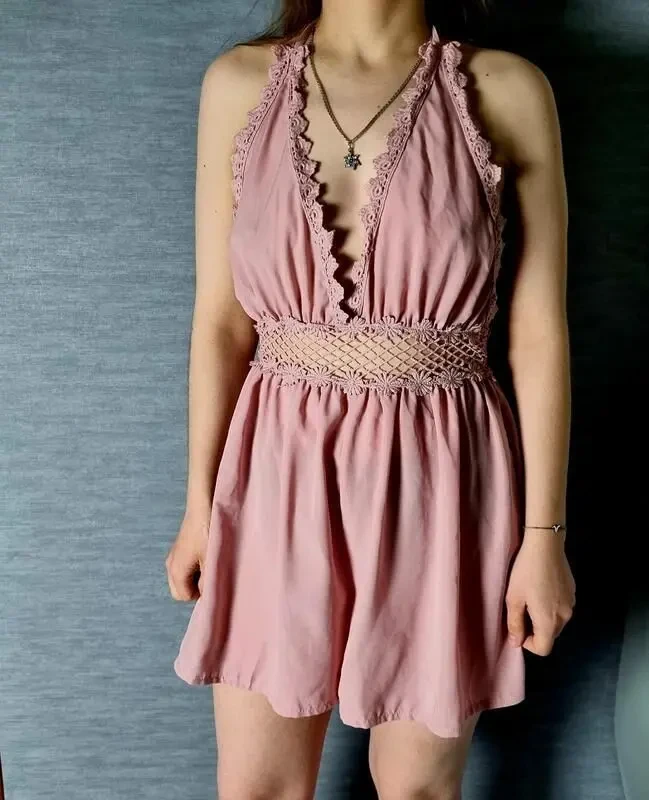 Рожевий міні-комбінезон із сітки та мережива 3