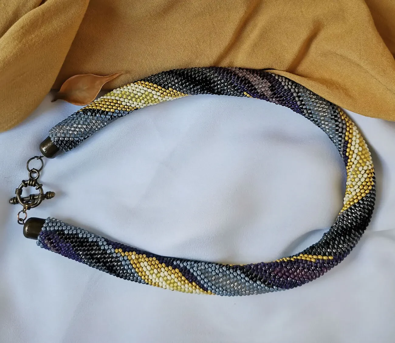 Прикраса із бісеру кольє-джгут Міраж 3