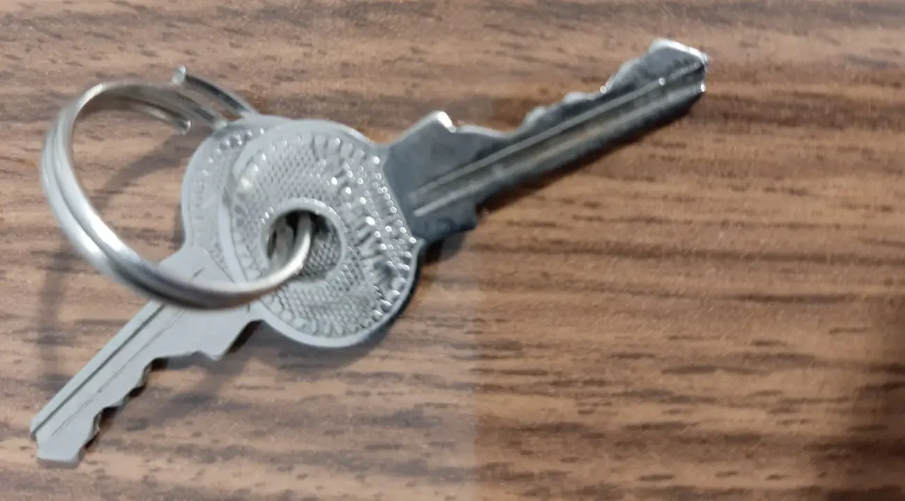 Маленький навісний замочок Betox. Є автозакриття. 6