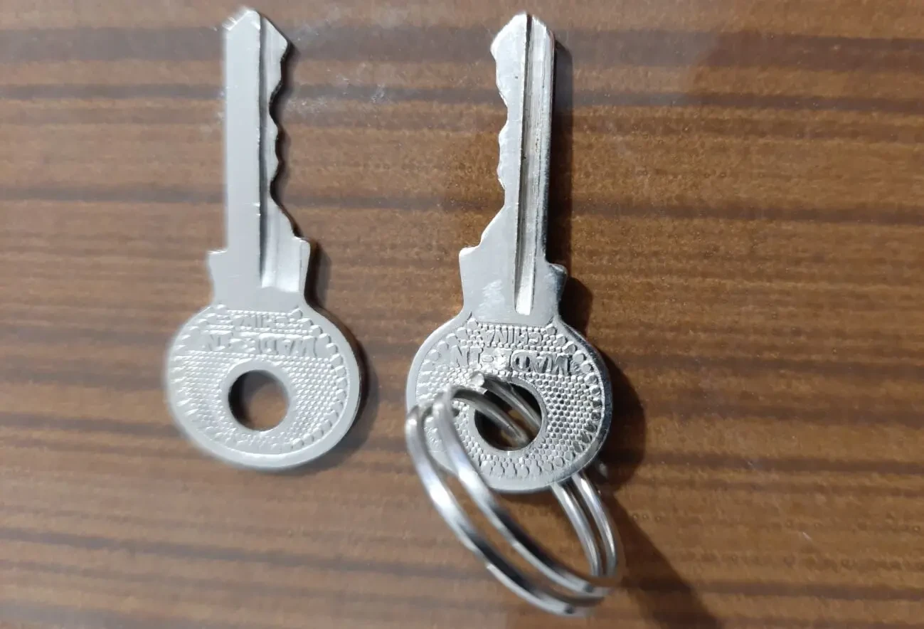 Маленький навісний замочок Betox. Є автозакриття. 7