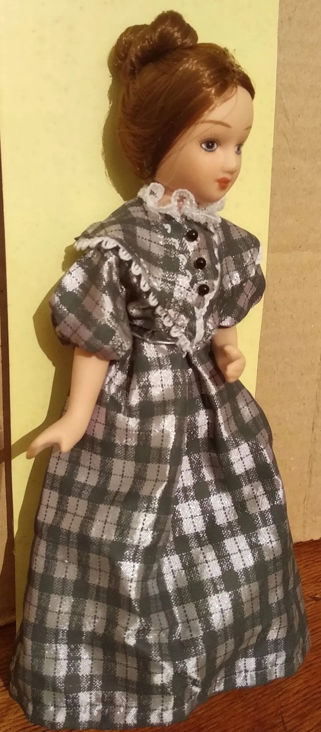 Редкая кукла фарфоровая девушка платье коллекция 2