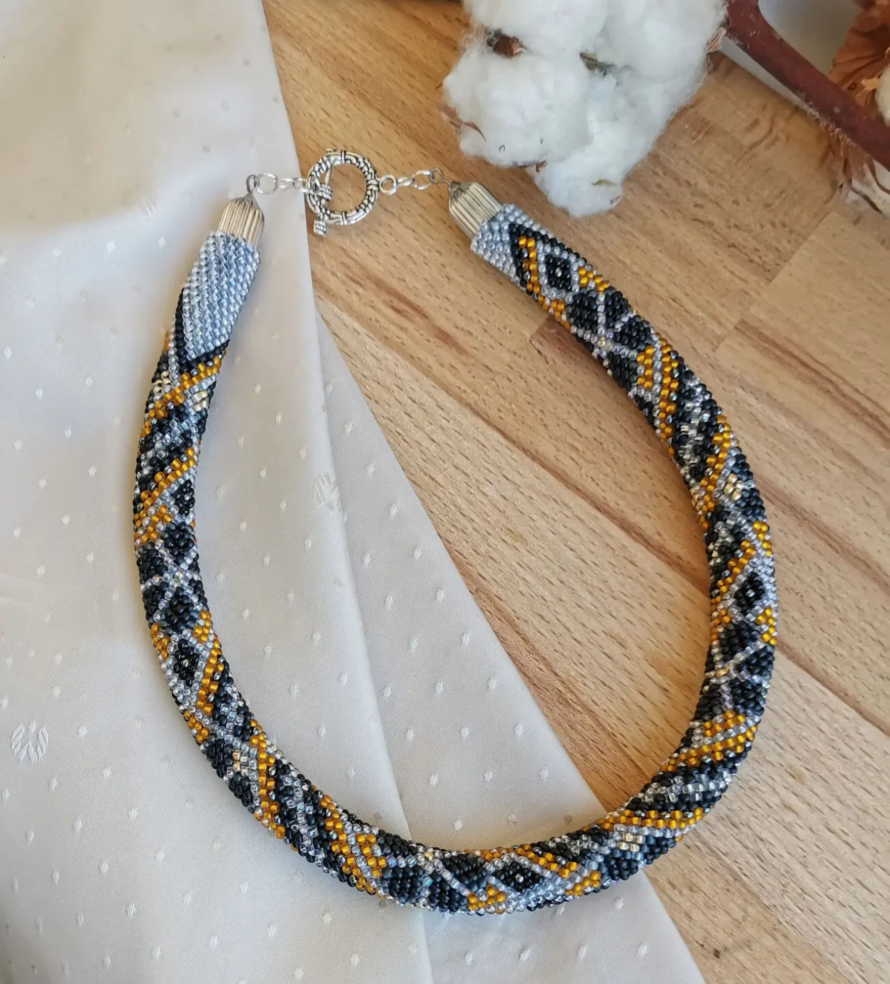 Прикраса із бісеру кольє-джгут Оксамитове сяйво 3