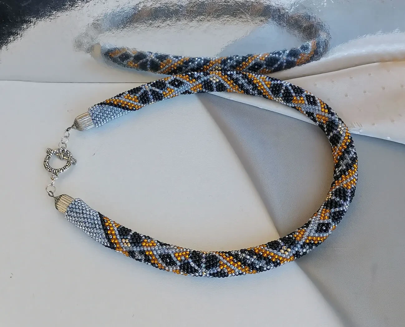 Прикраса із бісеру кольє-джгут Оксамитове сяйво 5