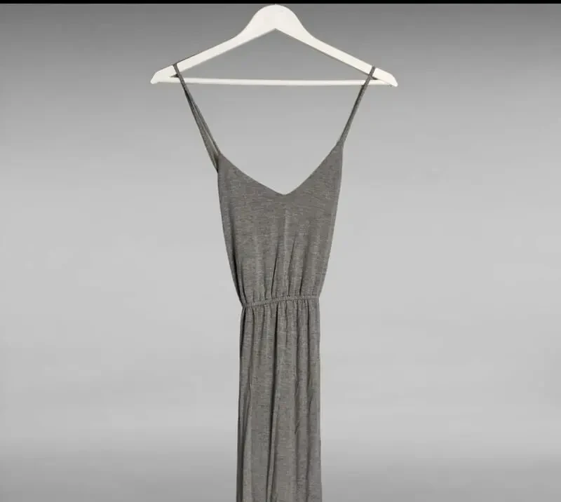 Сіра літня сукня-сарафан з розрізом 6