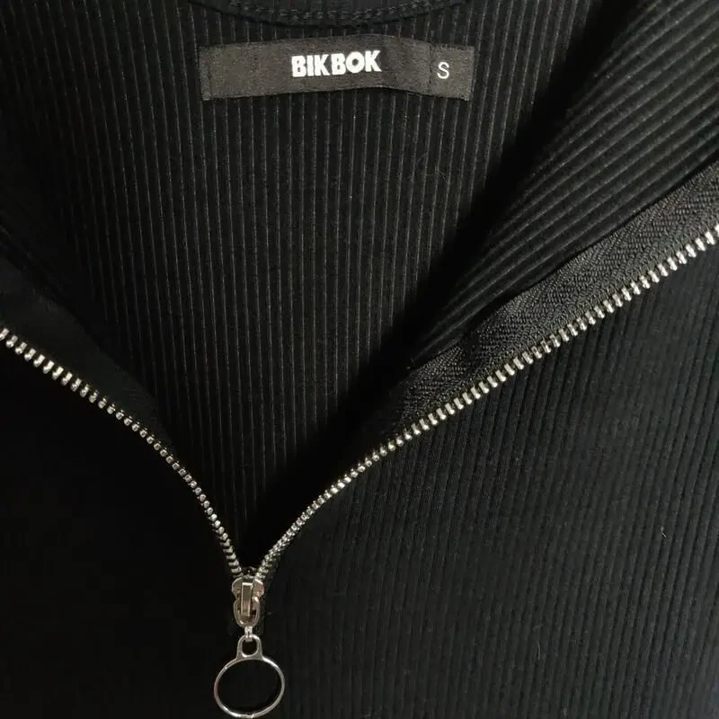 Чорна сукня міні в рубчик від bikbok 7