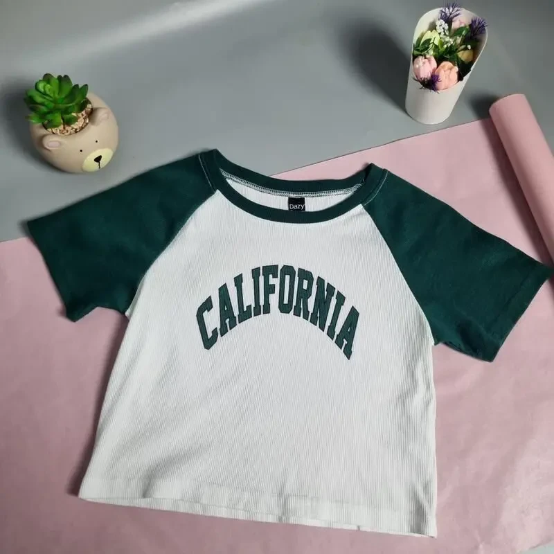 Футболка жіноча в рубчик укорочена dazy 4