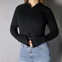 Чорний топ у рубчик з довгим рукавом