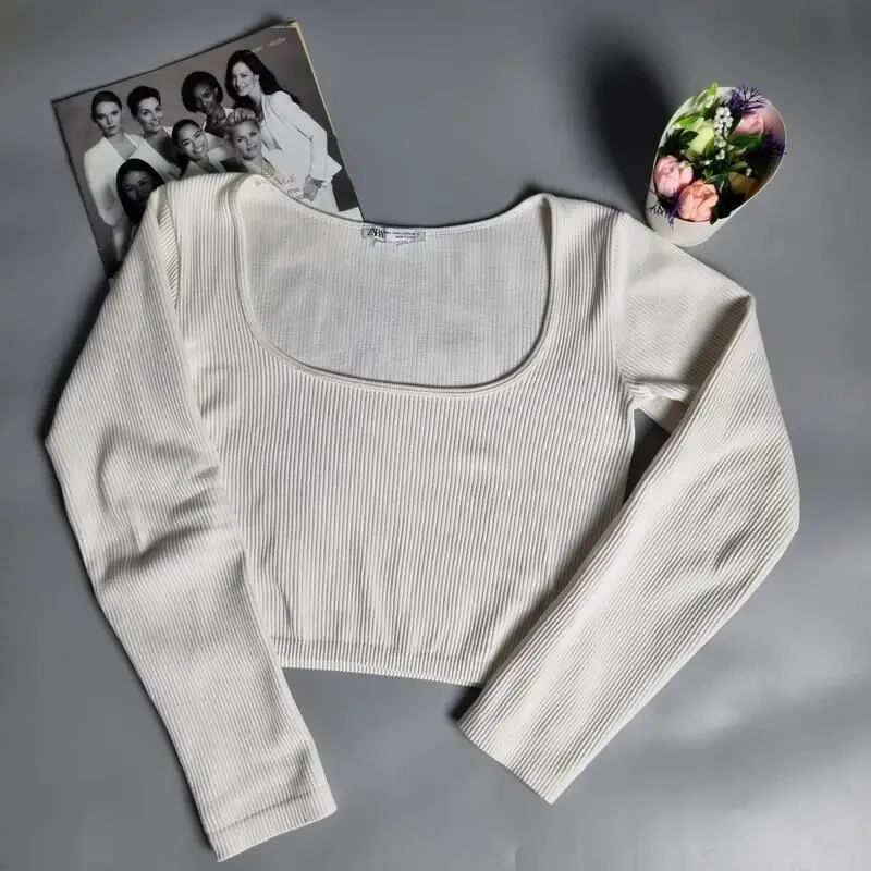 Білий кроп-топ з довгим рукавом 3