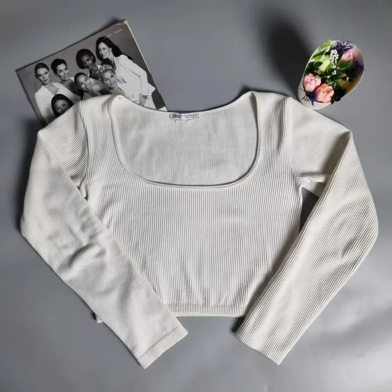 Білий кроп-топ з довгим рукавом 8