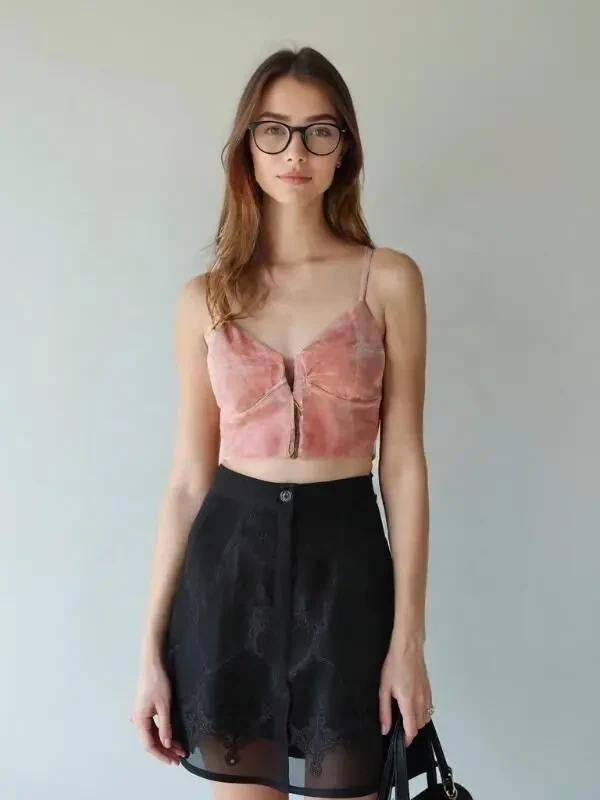 Бархатный топ-бралетт с глубоким вырезом від missguided