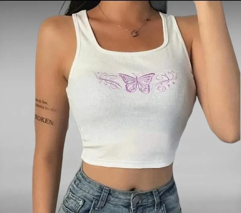 Укорочений білий кроп-топ у рубчик з метеликом 2