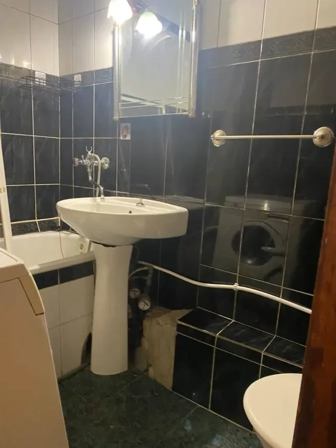 2 комнатная квартира на площади Толбухина 6