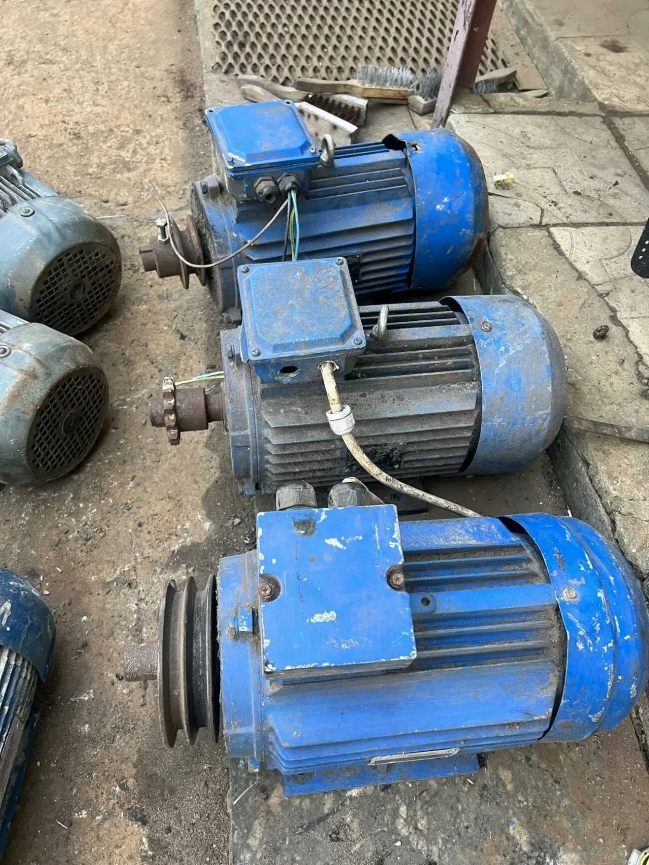 Куплю Дорого на постоянной основе Эл-двиг 2