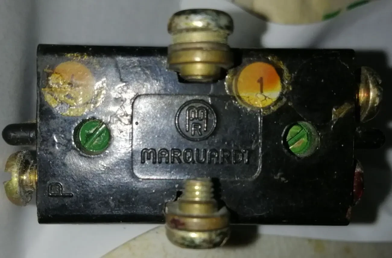 Тумблер Marquardt Typ 0175.0201, 6A, 250V (Германия) 2-полюсн (ON/OFF) 2