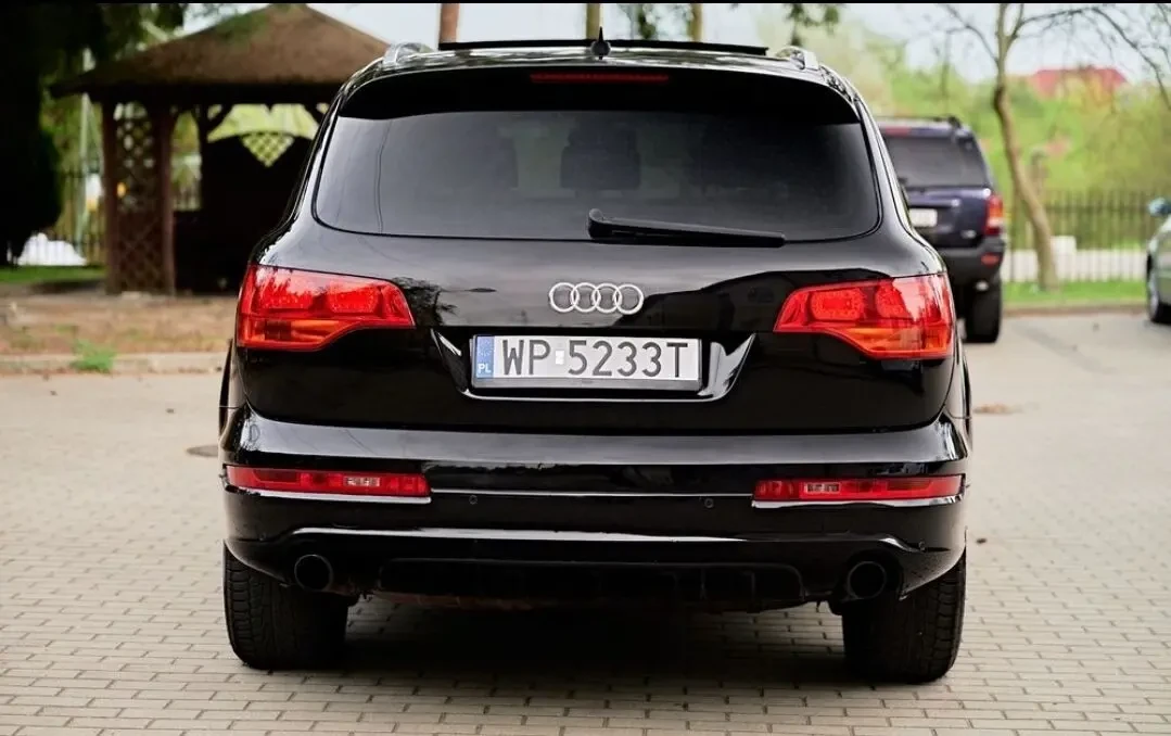 Продам Audi Q7 5