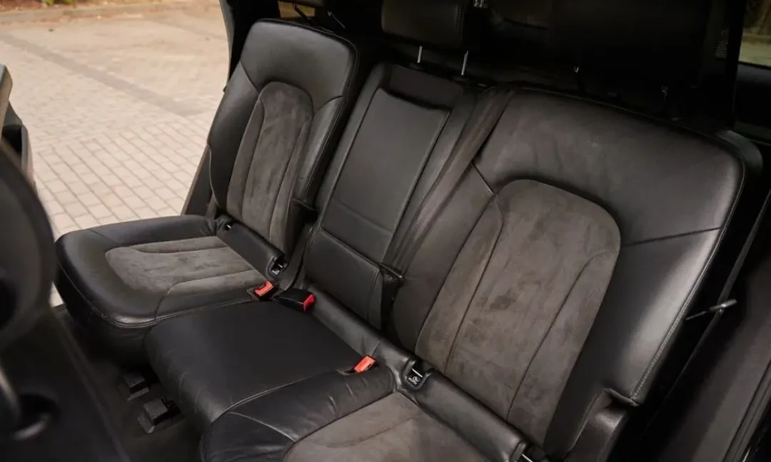 Продам Audi Q7 10