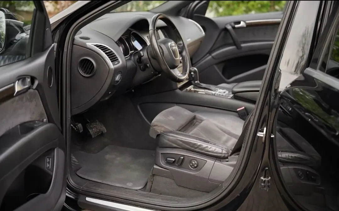 Продам Audi Q7 9