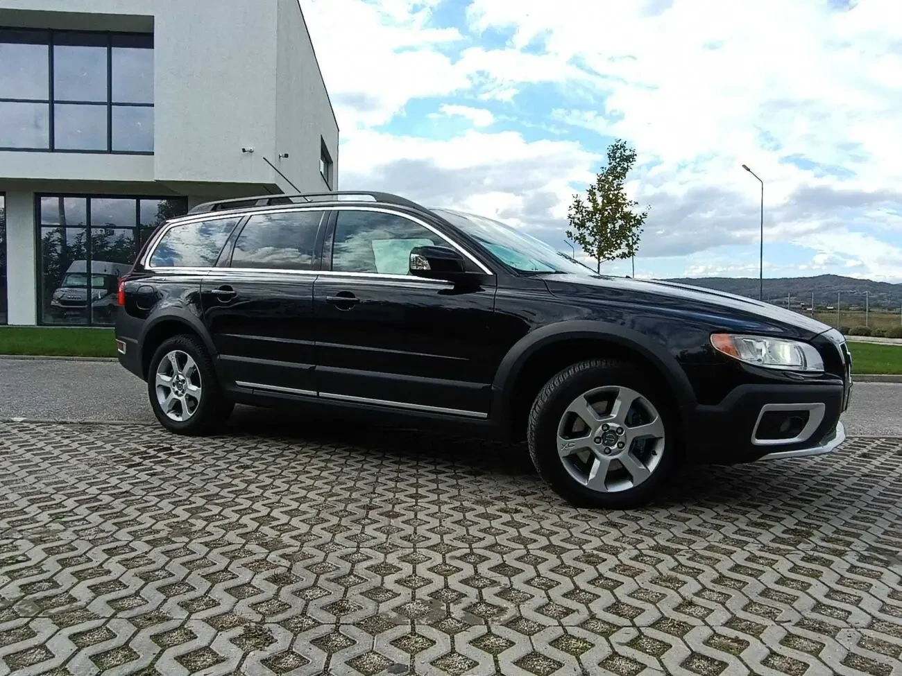 Продам Volvo XC-70 4