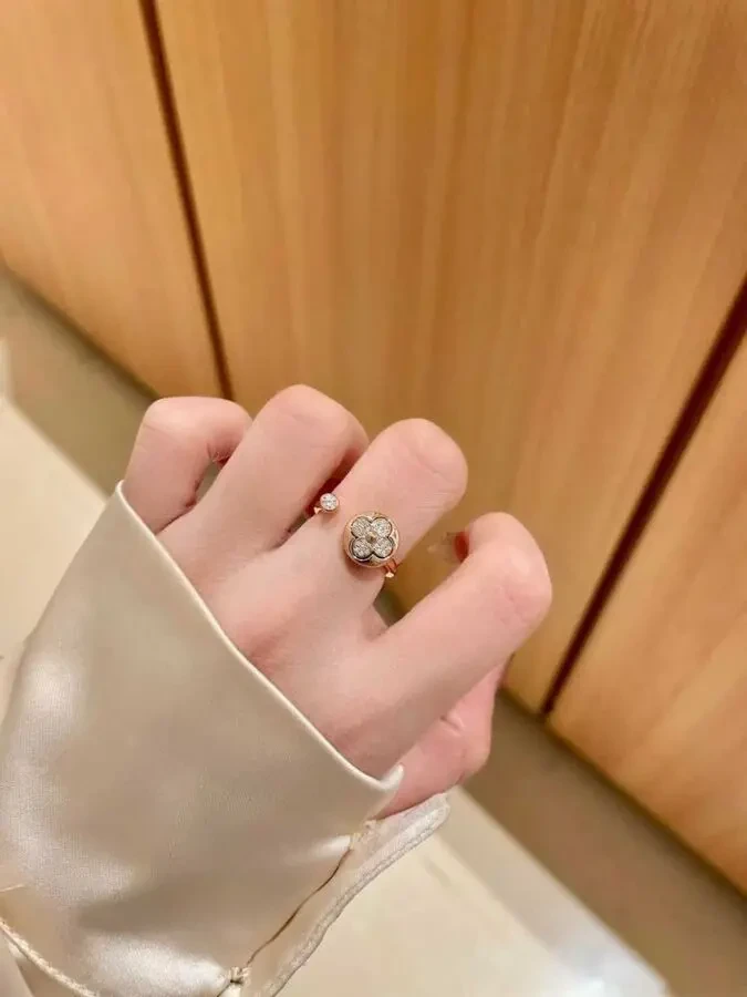 Каблучка Louis Vuitton 8