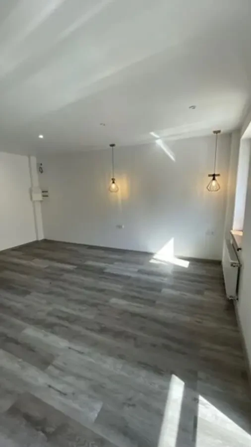 Продам квартиру в центре 4