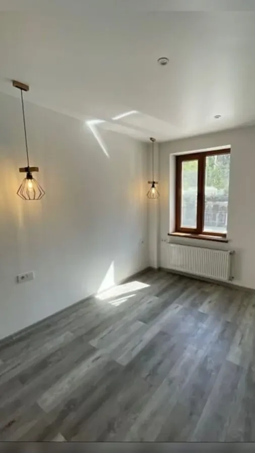 Продам квартиру в центре 2