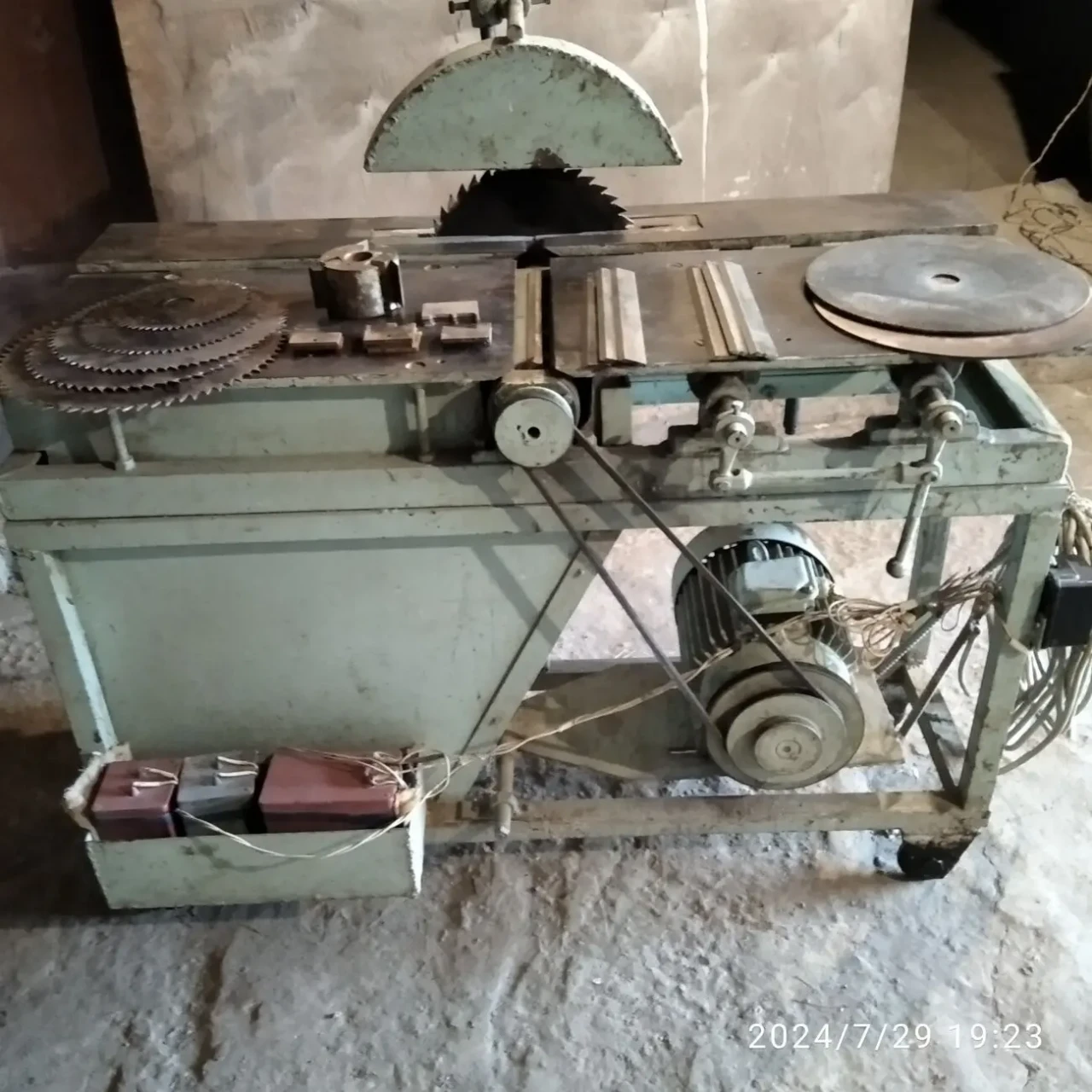 Станок строгальный с циркуляркой и патроном б/у. 3