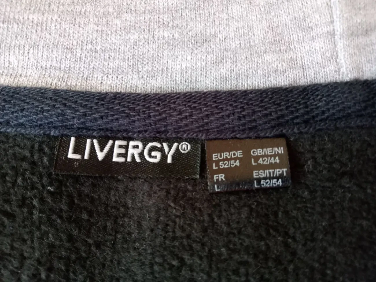 Оригинальная мужская зипка с капюшоном Livergi L 4