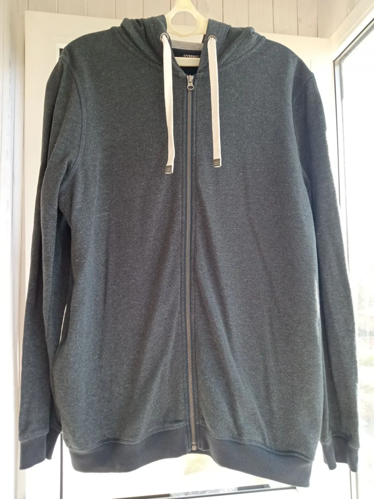 Оригинальная мужская зипка с капюшоном Livergi L
