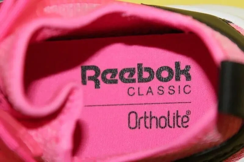 Кроссовки женские Reebok, размер 39,5 8