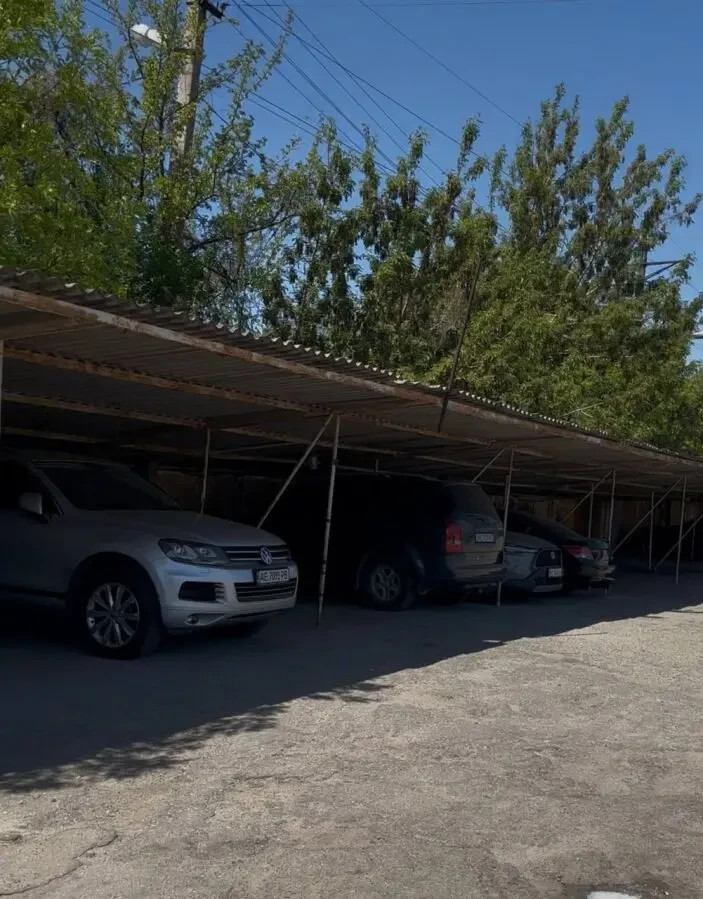 Продам участок для парковки 10