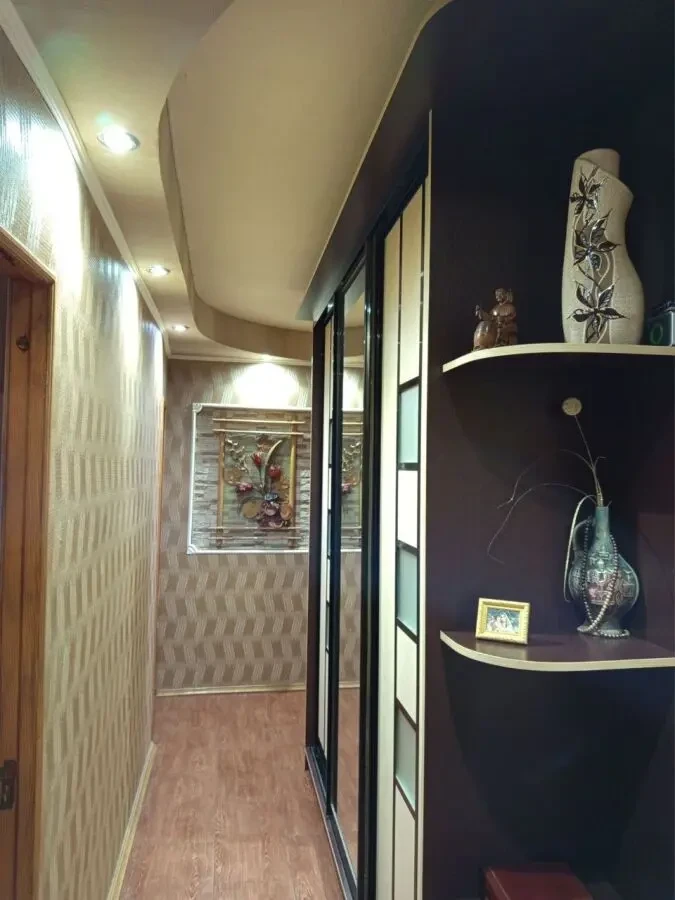 Продам  3 комнатную квартиру на Салтовке, Валентиновская 6