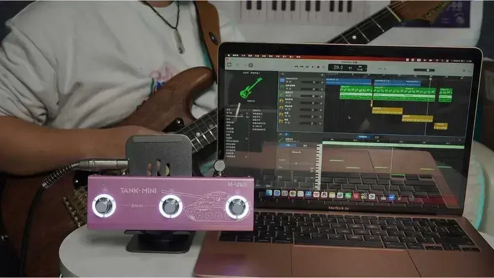 Блютуз гітарний та басовий процесор ефектів на аккумуляторі Tank mini 6