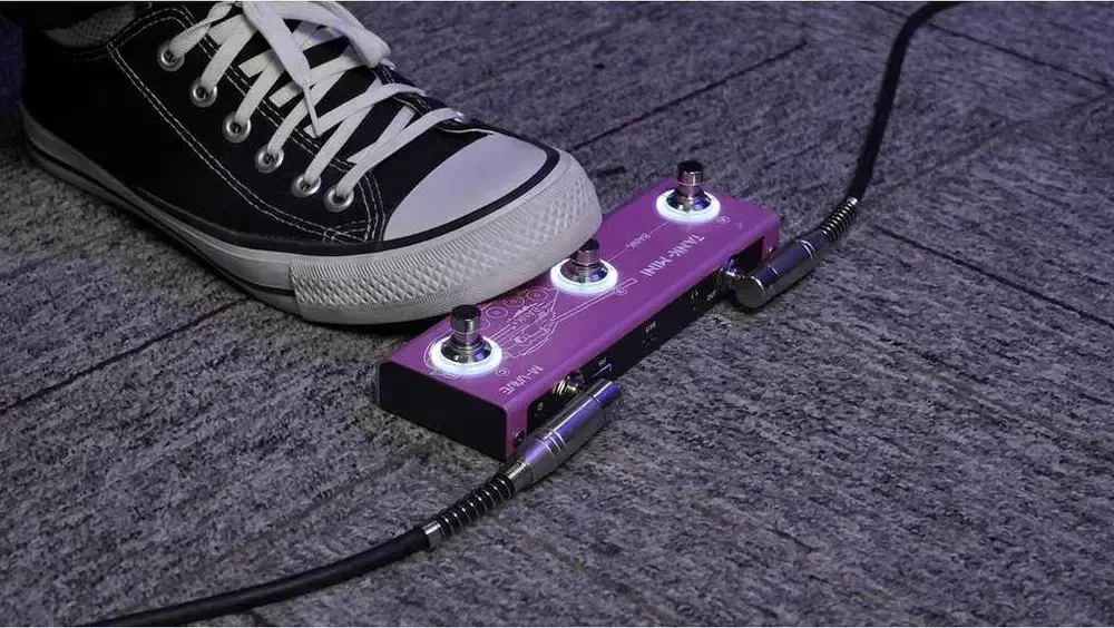 Блютуз гітарний та басовий процесор ефектів на аккумуляторі Tank mini 2