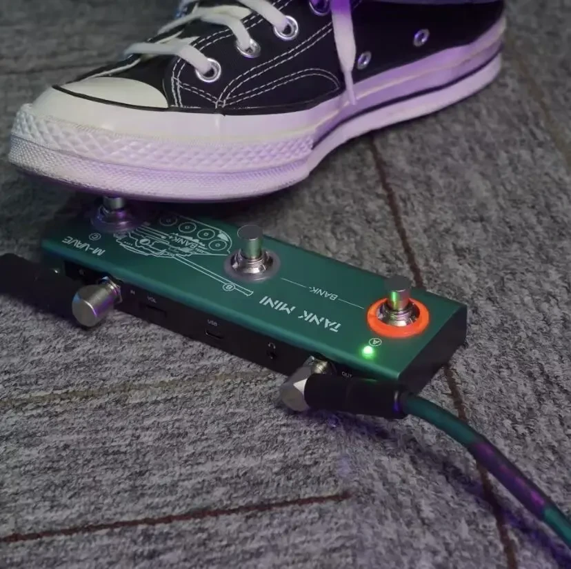 Блютуз гітарний та басовий процесор ефектів на аккумуляторі Tank mini 2