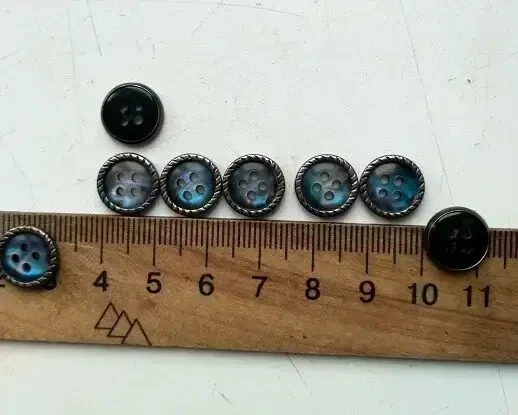 Детские нарядные перламутровые пуговицы с метал. ободком 7