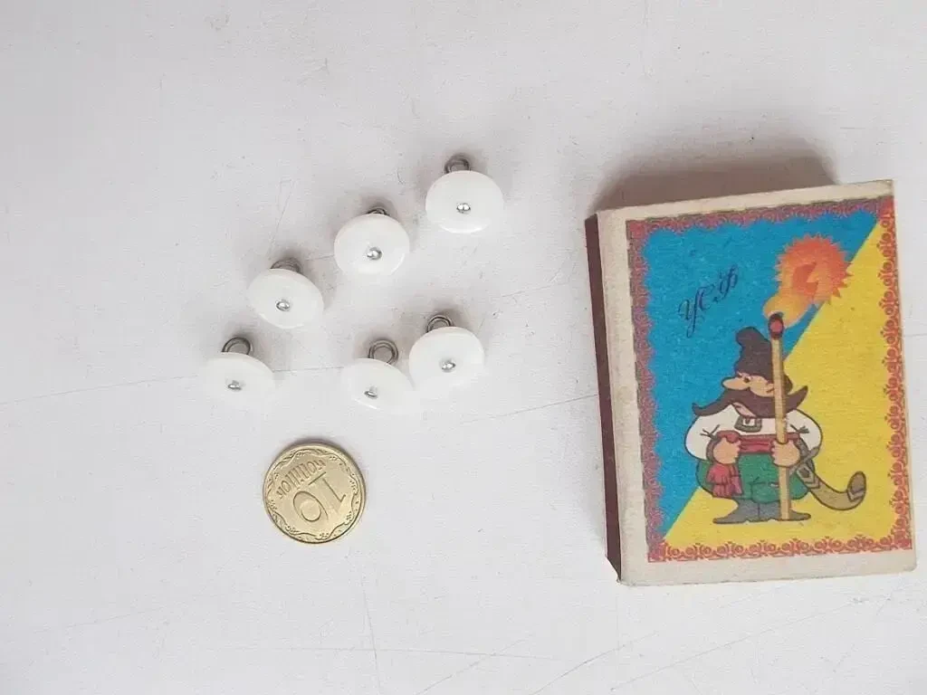 Детские пуговицы жемчужины на мет. ножке