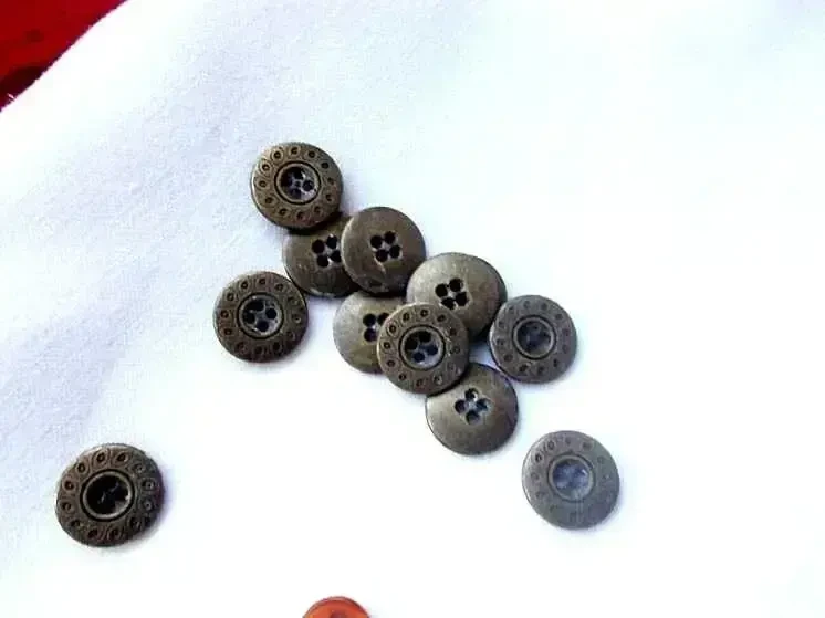 Пуговицы прочные металл под бронзу 2