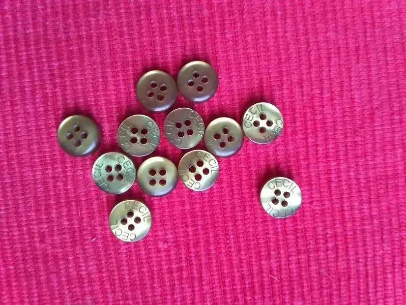 Детские перламутровые пуговицы с надписями 5