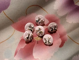 Пуговицы Зайчики нарядные детские на ножке 6 штук