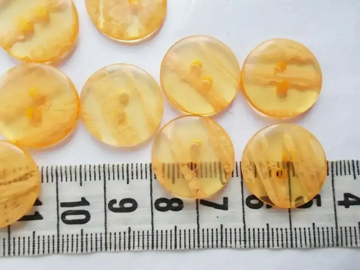 Пуговицы полупрозрачные с рисунком 12 штук диаметр18 мм 4