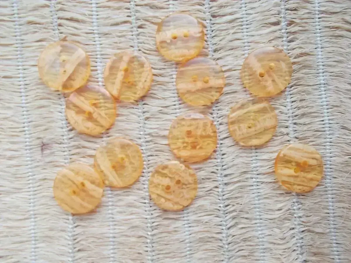 Пуговицы полупрозрачные с рисунком 12 штук диаметр18 мм 8