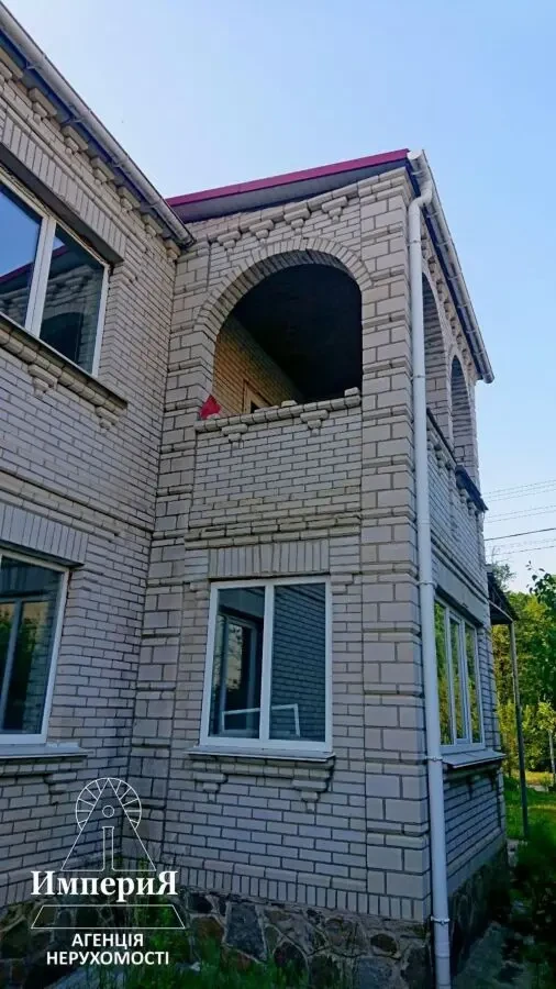 Продам большой дом в Центре Шкаровки. 6